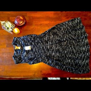 Joes Stylish sleeveless winter dress.